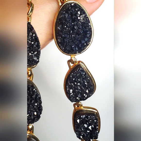 Necklace In Black Druzy Azurite And Gold Frame - Picture 2 of 7